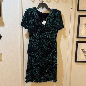Brand new Connected Apparel Black and Green Leaf Print Midi Dress size 4